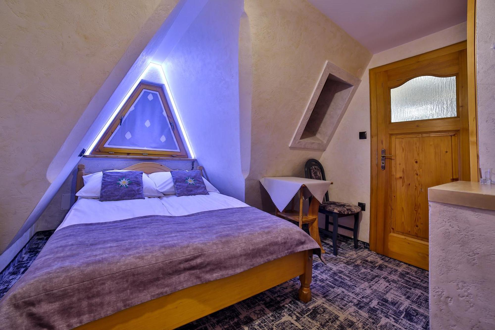 Homestay Swarna Wynajem Pokoi *